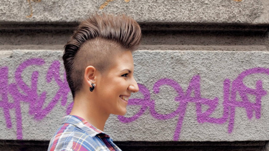 Punk Hairstyles for Women - Stylish Punk Hair Photos - Pretty Designs | Punk  hair, Womens hairstyles, Short punk hair